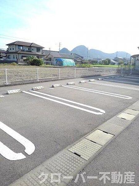 画像9:駐車場