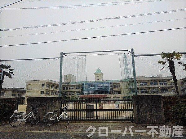 画像17:三豊市立詫間小学校まで950m