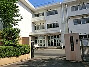 中学校 1084m 八王子市立石川中学校