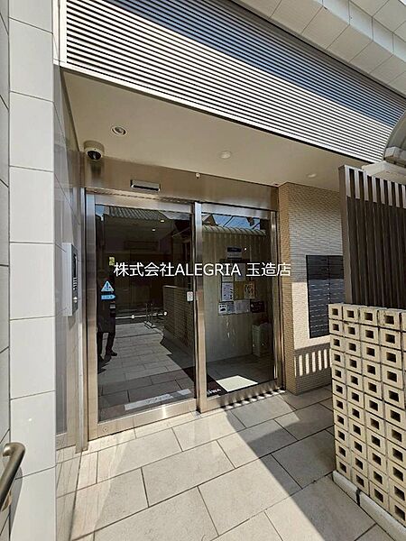 建物エントランス