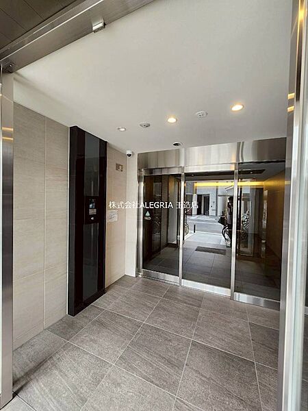 建物エントランス