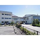 小学校「岡谷市立岡谷田中小学校まで1241ｍ」