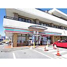 コンビニ「セブンイレブン下諏訪湖岸通り店まで597ｍ」