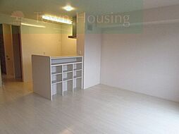 ロイヤルヒルズG 202 2階3LDKのリビング/ダイニング