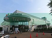 マルエツ金杉店 徒歩13分。スーパー 1020m