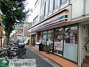 セブンイレブン船橋二和向台駅前店 徒歩8分。コンビニ 570m