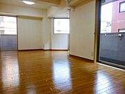 明るいお部屋ですよ。