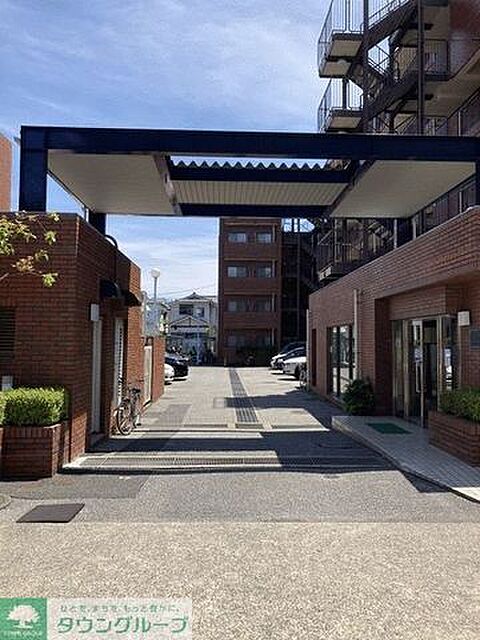 12 / 28