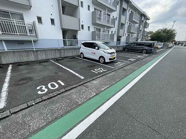 画像7:駐車場