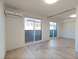 近鉄奈良線 新大宮駅 徒歩18分の賃貸アパート 1階2LDKのリビング/ダイニング