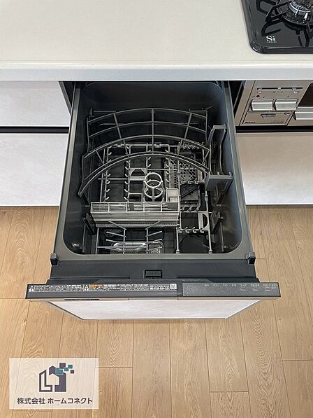 キッチン設備|日々の家事の負担を軽減させる食器洗い乾燥機を搭載。