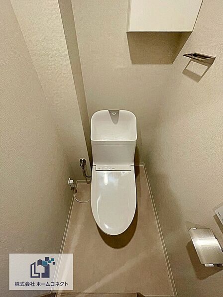 トイレ新調｜ウォシュレット機能付きのトイレになります。
