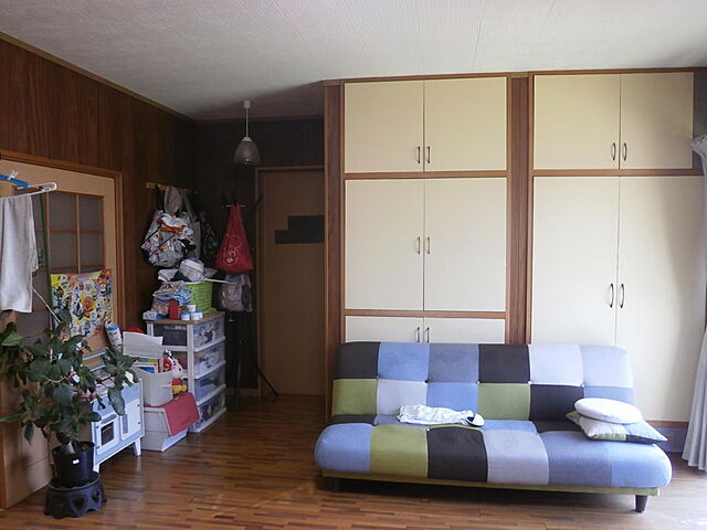 室内 日向市大字塩見1262-3