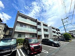 クイーンズ八木　A棟