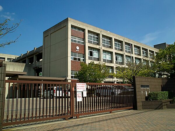 画像16:加古川市立陵南中学校（638m）