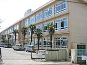 加古川市立平岡南小学校（684m）