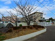 加古川市立平岡小学校（690m）