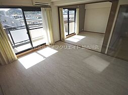 シートレジャー曽根駅前 4階4LDKのリビング/ダイニング