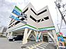 周辺：ファミリーマート 安治川口駅西店 650m