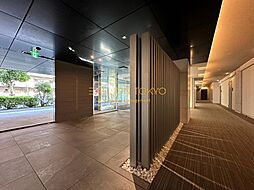 19 / 32