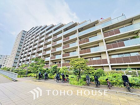 外観が語る、品格とクオリティ。目を惹く佇まいが特徴です。