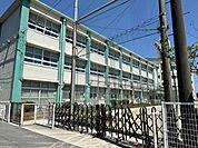 四日市市立日永小学校 390m