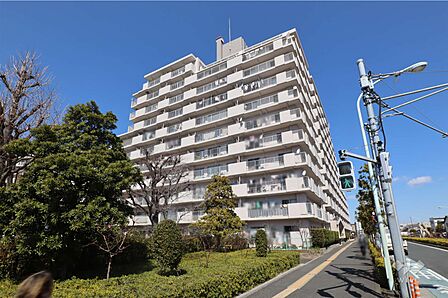 綾瀬グランドハイツの外観(南東側から)
