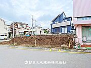 建築条件なしの更地で、自由なプランで建築可能です。現地写真（2026年5月22日撮影）をご確認ください。