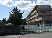 入間市立東町小学校まで　徒歩9分　706ｍ！通学に便利で安心。静かで落ち着いた環境で、毎日の通学も快適です。