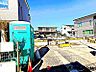 外観：現在建築中の現場で工事進行中です。現地写真（2026年10月9日撮影）をご覧ください。