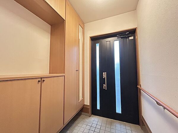 玄関を拡大表示