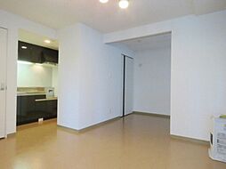 ストークト学園前 4階1LDKのリビング/ダイニング