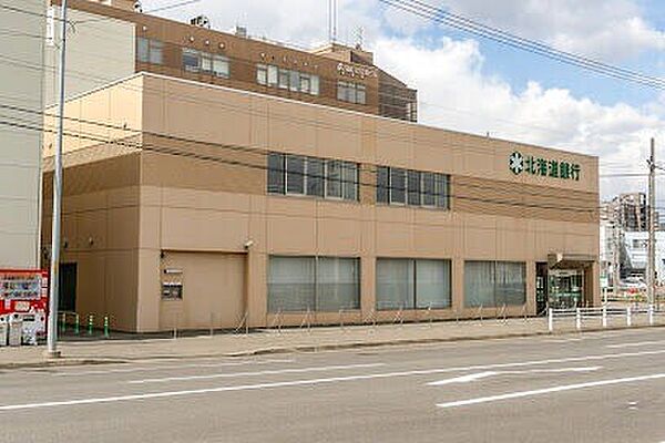 画像12:北海道銀行中央市場支店 745m