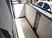 南東向きのバルコニーです