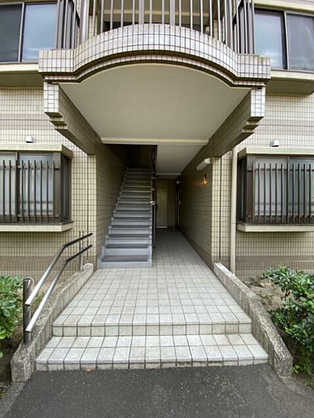 ◎管理体制良好♪エントランスも綺麗に整備されています♪