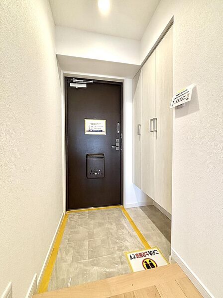 整った玄関スペースが、帰るたび温かく迎えてくれます