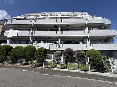 外観:◎大切なペットと一緒に暮らせるマンション◎ピアノ可(細則あり)◎6階角住戸につき開放感あり。通風・眺望・陽当り良好♪◎横浜ブルーライン「蒔田」駅徒歩15分の好立地♪ 外観:◎大切なペットと一緒に暮らせるマンション◎ピアノ可(細則あり)◎6階角住戸につき開放感あり。通風・眺望・陽当り良好♪◎横浜ブルーライン「蒔田」駅徒歩15分の好立地♪