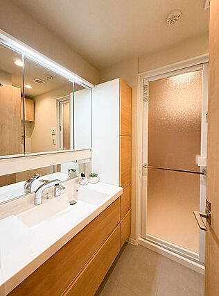 【洗面】広々と...