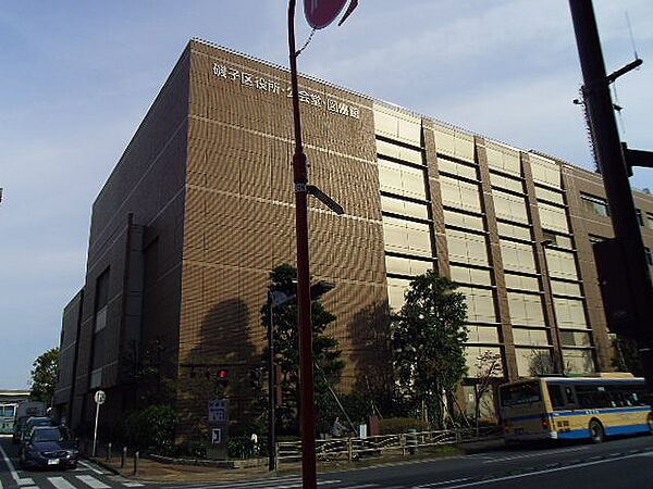 画像16:横浜市磯子区役所（185m）