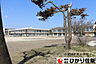 周辺：小学校：小見川中央小学校まで６７９ｍ／徒歩９分