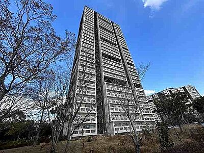 外観：SRC造、29階建てのマンションです。周辺には買い物施設や公共施設など便利な施設が充実しており利便性の良い環境です！