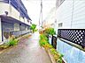 その他：交通量が少なく、静かな前道で落ち着いた生活を提供します。広い道路で、駐車も楽々できる便利な立地です。
