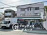 周辺：ファミリーマート甲陽園駅前店 徒歩5分。 360m
