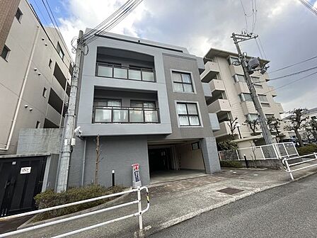 住まい選びは、価格や立地だけでなく、将来の暮らし方まで含めて考えることが大切です。今の段階で気になっていることを、まずスタッフに話してみてください