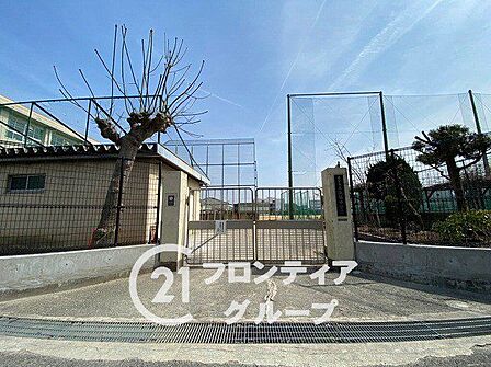 西宮市立浜脇中学校 徒歩11分。 860m