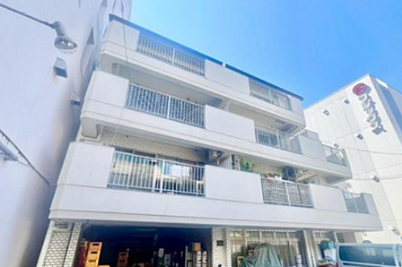 西武池袋線「椎名町」駅まで徒歩約7分、複数路線・駅利用可能で通勤・通学に便利。コンビニ・スーパーなど商業施設も充実で住環境◎
