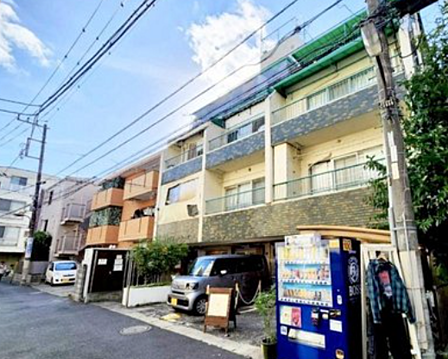巨大ターミナル「池袋」駅まで徒歩約4分、複数路線・駅利用可能で通勤・通学に便利。コンビニ・スーパーなど商業施設も充実で住環境◎