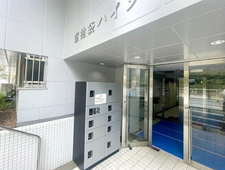仕事をしたり、家をあけがちな人にとっては必須となる、宅配BOX。ネット通販や宅配サービスの利用頻度が高い人にとっても、うれしい設備です。