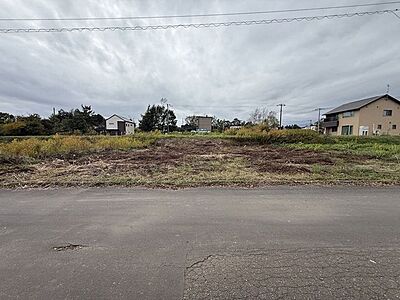 外観:土地面積約100坪のゆとりある敷地! 外観:土地面積約100坪のゆとりある敷地!