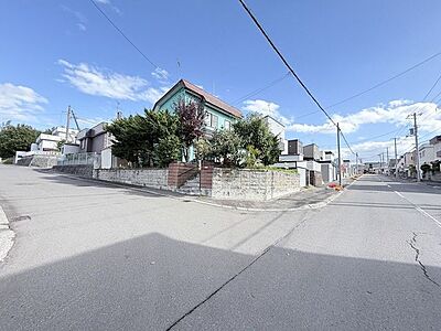 外観:☆古家付き土地を解体更地渡し!新築用地としてご検討いただけます♪ 外観:☆古家付き土地を解体更地渡し!新築用地としてご検討いただけます♪